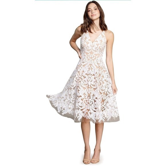 Dress the Population Dresses & Skirts - Dress the Population Women's Blair Plunging Fit and Flare Midi Dress Small
